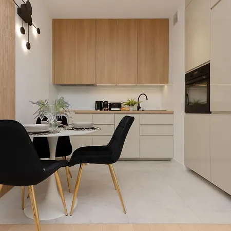 Mennica Deluxe Center By Renters Prestige Apartament *