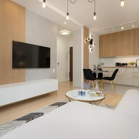 Mennica Deluxe Center By Renters Prestige *